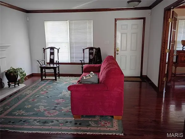 3110 Hickory ST, St Louis, MO 63104