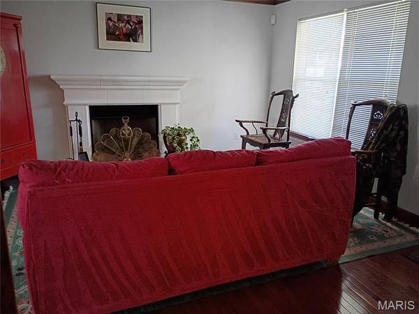 3110 Hickory ST, St Louis, MO 63104