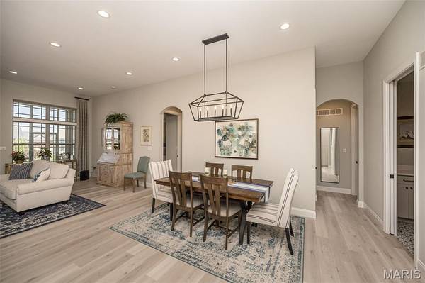 105 Royal Inverness Pkwy, Dardenne Prairie, MO 63368