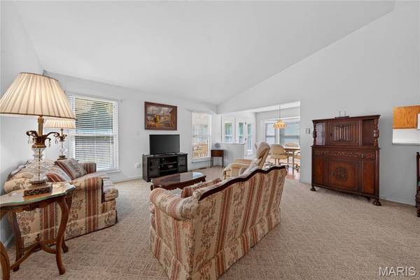 912 Palmer CT #12, Lake St Louis, MO 63367