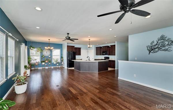 571 Newcastle DR, Troy, MO 63379