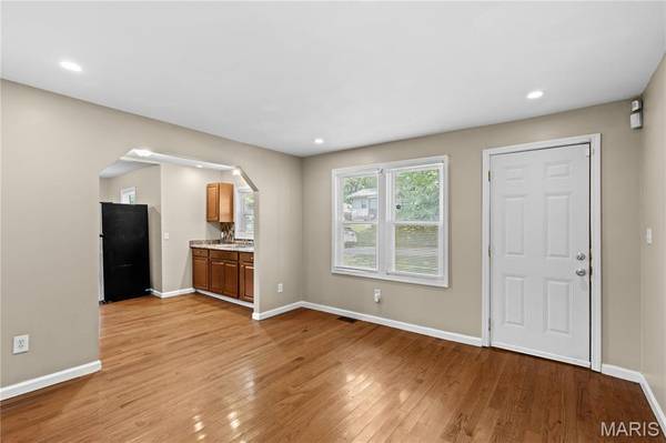 6155 Emerald AVE, Ferguson, MO 63135