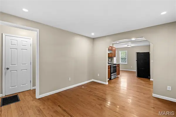 6155 Emerald AVE, Ferguson, MO 63135