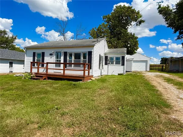 114 N Netherland, Perry, MO 63462