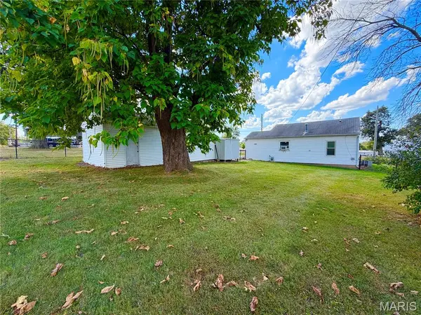 114 N Netherland, Perry, MO 63462