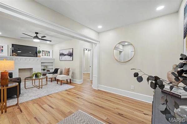 5220 Highland AVE, St Louis, MO 63113