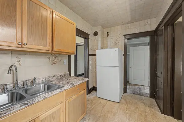 411 N Arlington Heights RD, Arlington Heights, IL 60004