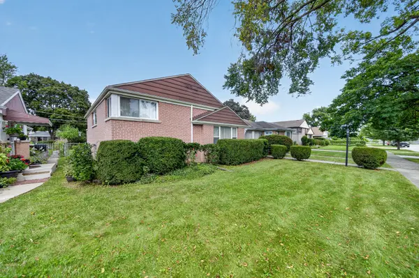 3824 W Chase AVE, Lincolnwood, IL 60712