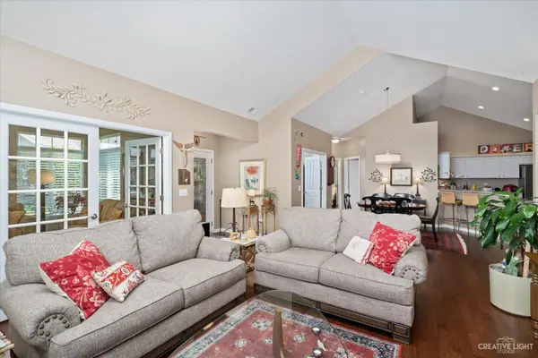 2586 Verdi ST, Woodstock, IL 60098