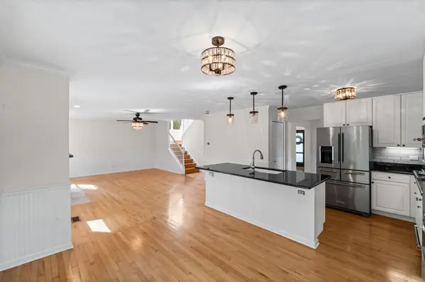 9 Lake Gillilan CT, Algonquin, IL 60102