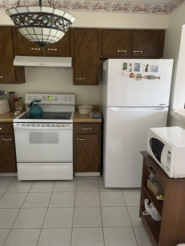 134 Klein Creek CT #5E, Carol Stream, IL 60188