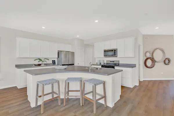 2306 Horseshoe CIR #08903, Naperville, IL 60564