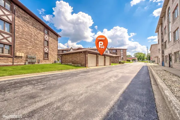 10524 Ridge Cove DR #25B, Chicago Ridge, IL 60415