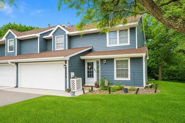 2327 Grange AVE N, Oakdale, MN 55128