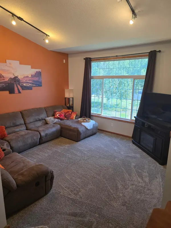 9595 River Forest DR, Monticello, MN 55362