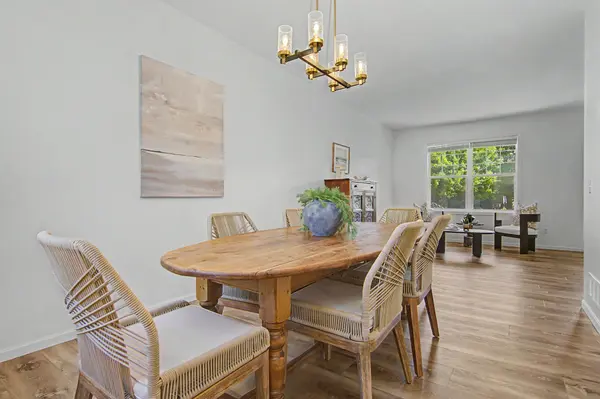 8330 Chestnut CT, Victoria, MN 55386