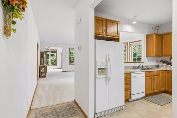 7290 Bordner DR, Inver Grove Heights, MN 55076