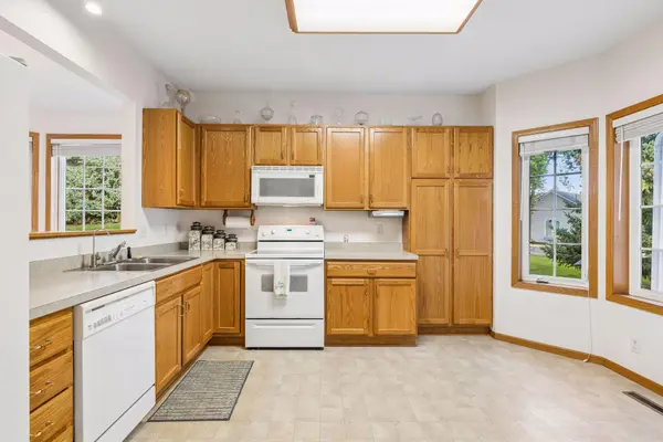 7290 Bordner DR, Inver Grove Heights, MN 55076