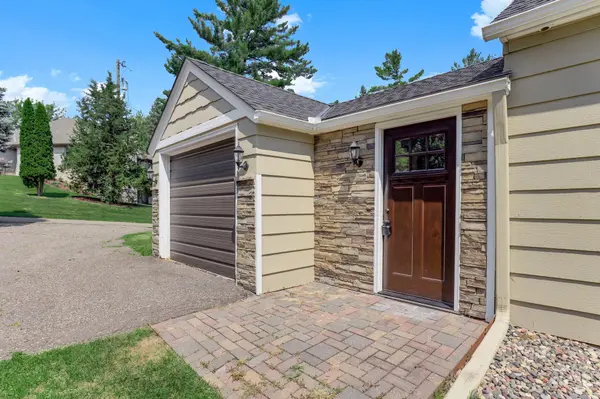 1922 Oakland RD, Minnetonka, MN 55305
