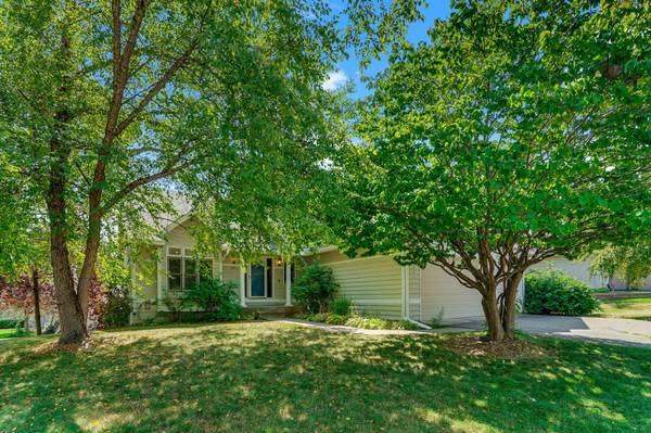 8843 Blackoaks LN N, Maple Grove, MN 55311