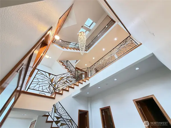 7275 N Mercer WAY, Mercer Island, WA 98040