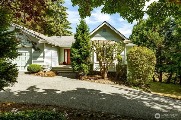 1081 Honeymoon Lake DR, Greenbank, WA 98253