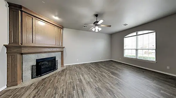11733 Cherry Point LN, Yukon, OK 73099