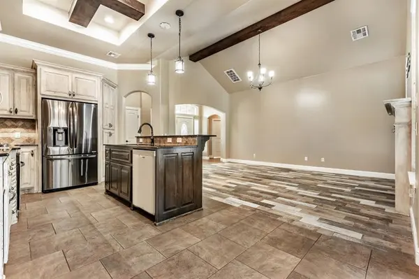 13909 Drakes WAY, Yukon, OK 73099