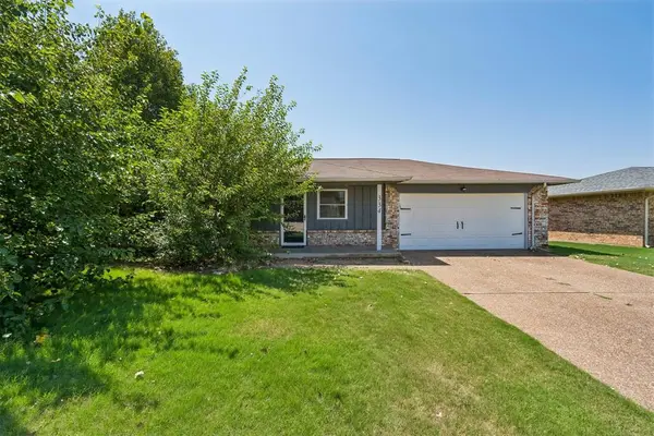 334 W Maple Branch WAY, Mustang, OK 73064