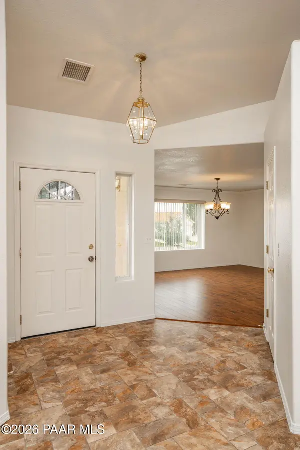 976 N Latigo LN, Dewey-humboldt, AZ 86327