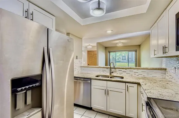 7641 S Cove CIR, Centennial, CO 80122