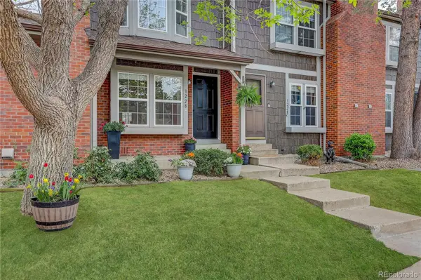 1228 S Flower CIR #B, Lakewood, CO 80232