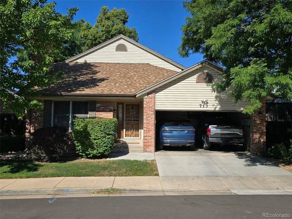 713 Kittredge CT, Aurora, CO 80011