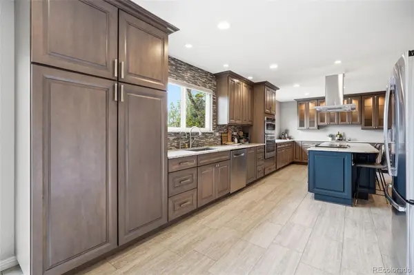 142 Plum Creek PL, Highlands Ranch, CO 80126