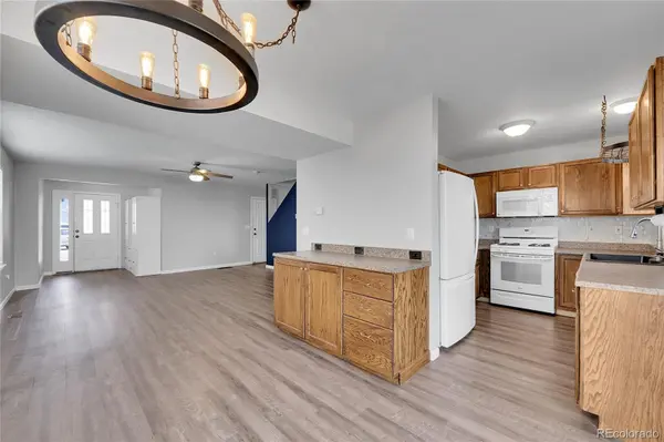 511 Sterling LN, Dacono, CO 80514
