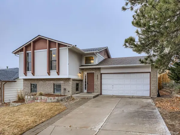 2001 Vineyard DR,  Castle Rock,  CO 80104