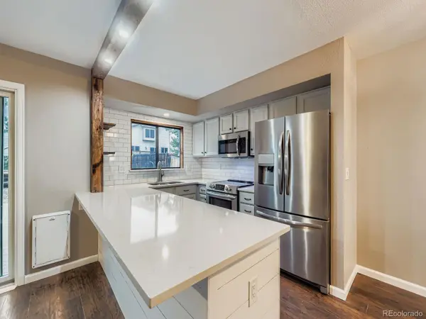 2001 Vineyard DR, Castle Rock, CO 80104