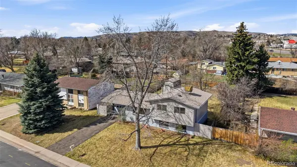 323 S Robb WAY, Lakewood, CO 80226
