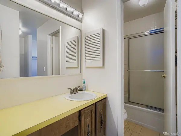1050 S Monaco Pkwy #88, Denver, CO 80224