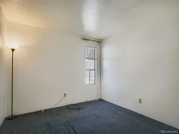 1050 S Monaco Pkwy #88, Denver, CO 80224