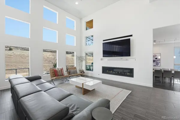 38 Lark Bunting LN, Littleton, CO 80127