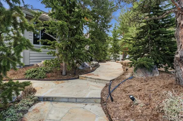 38 Lark Bunting LN, Littleton, CO 80127