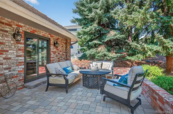 10 Mourning Dove LN, Littleton, CO 80127