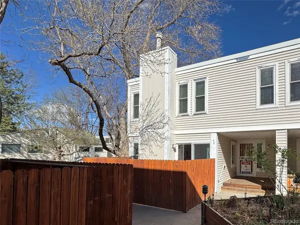 1050 S Monaco Pkwy #42, Denver, CO 80224