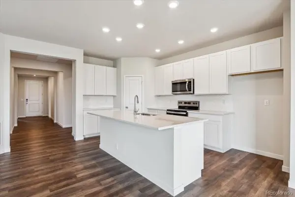 5806 Farmstead PL, Mead, CO 80504