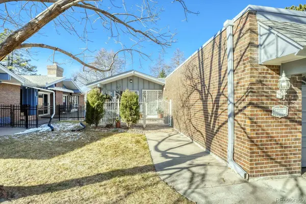 7453 W Cedar CIR, Lakewood, CO 80226