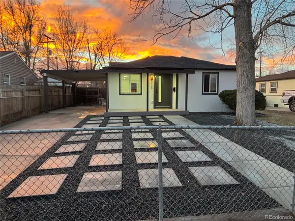5423 Saulsbury CT, Arvada, CO 80002