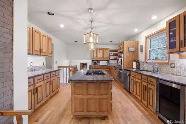 2399 Vista DR, Larkspur, CO 80118