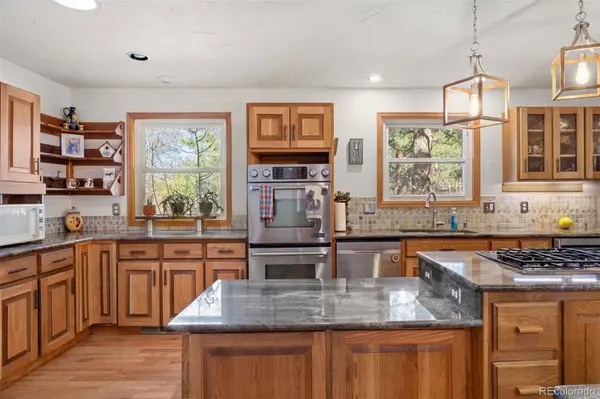 2399 Vista DR, Larkspur, CO 80118