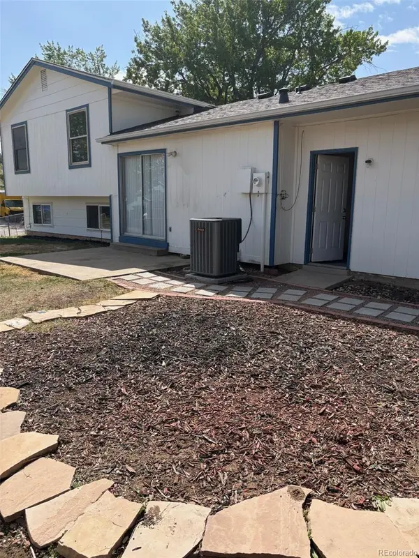 9315 W Girard PL, Lakewood, CO 80227